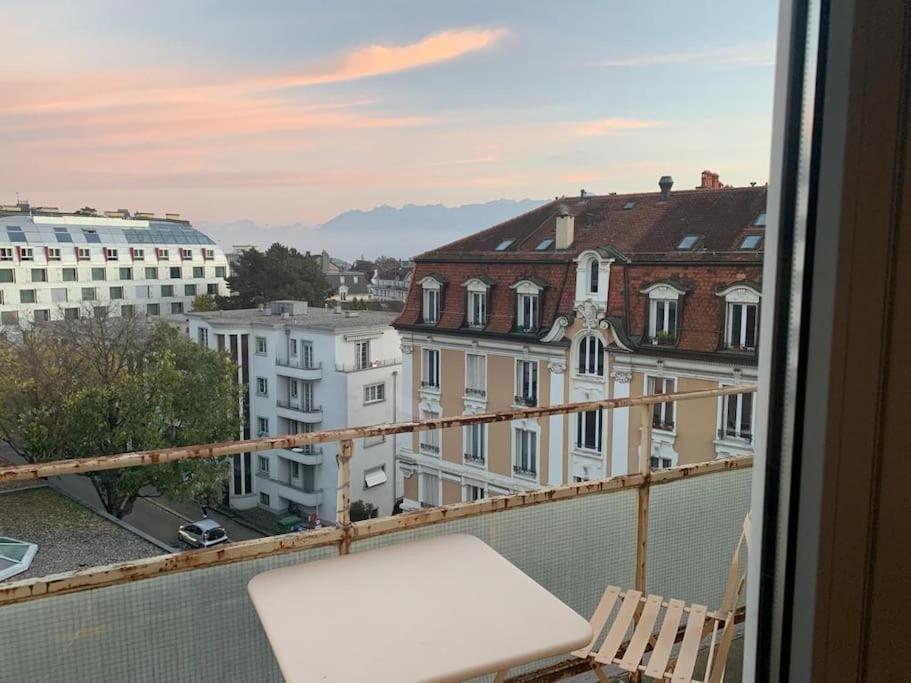 Appartement Beautiful Studio 2 Minutes From The Train Station à Lausanne Extérieur photo